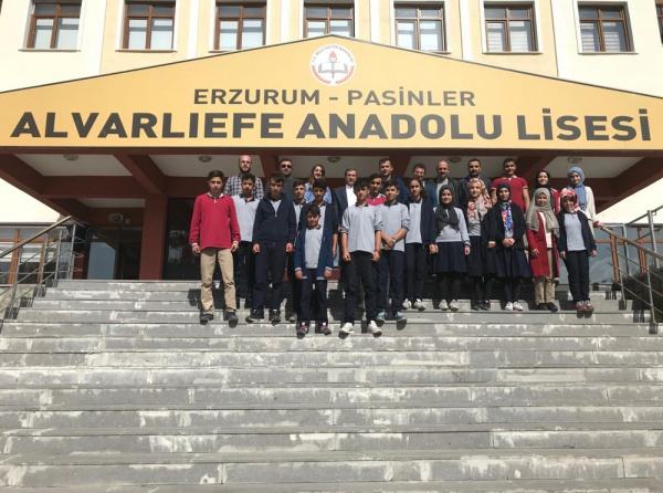 Kardeş Okulumuz olan Erzurum Pasinler Alvarlı Efe Anadolu Lisesini ziyaret ettik.